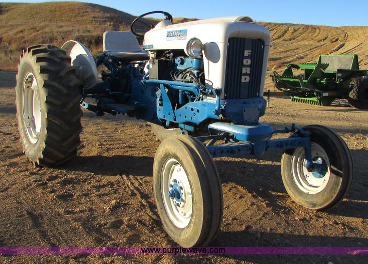 image for item I6729 Ford 4000 tractor