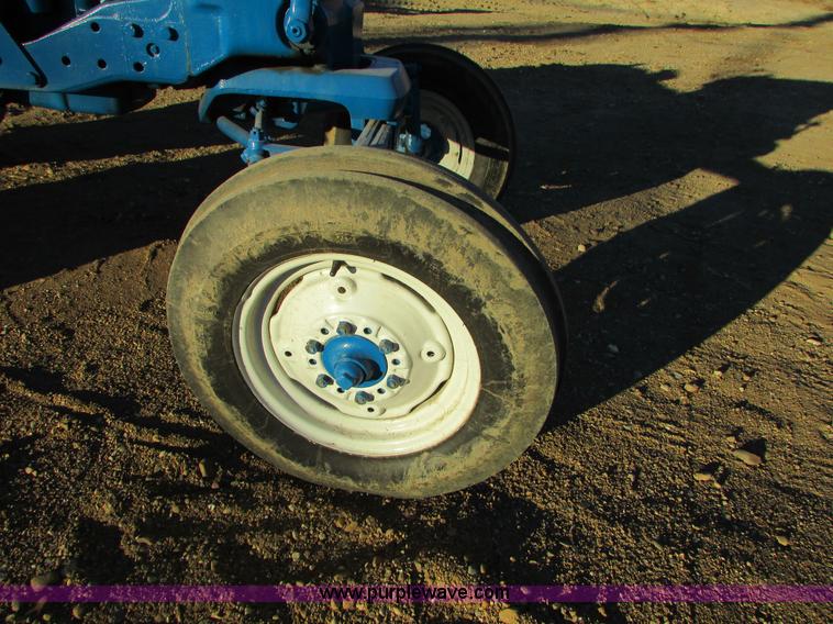 image for item I6729 Ford 4000 tractor