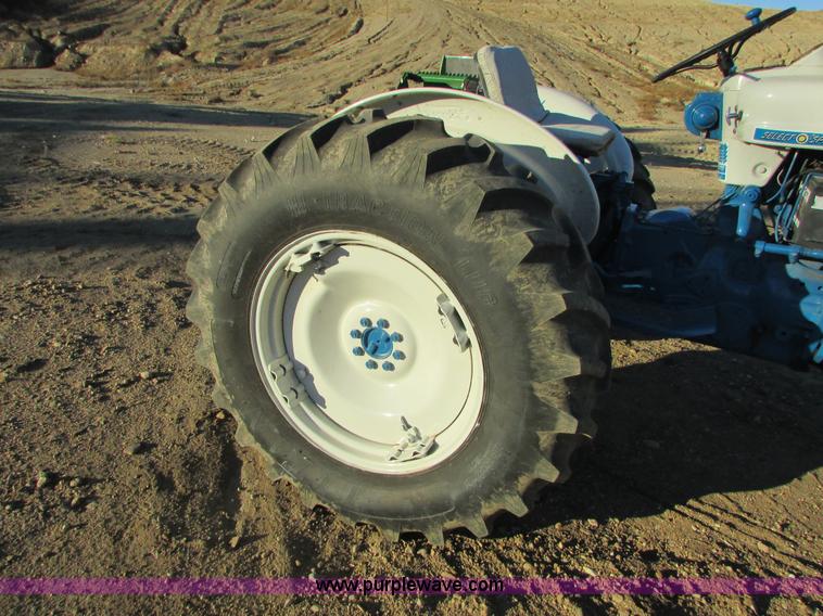 image for item I6729 Ford 4000 tractor