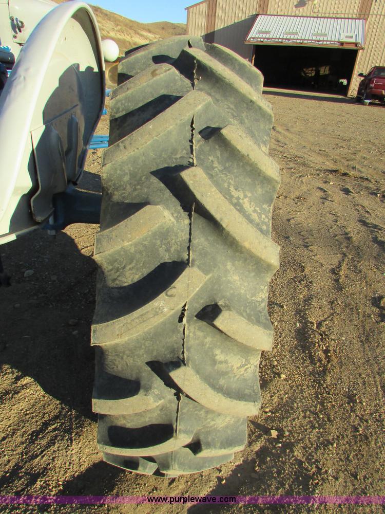 image for item I6729 Ford 4000 tractor