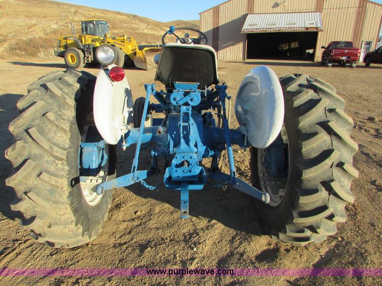 image for item I6729 Ford 4000 tractor