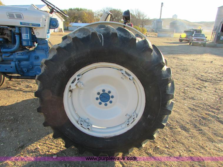 image for item I6729 Ford 4000 tractor