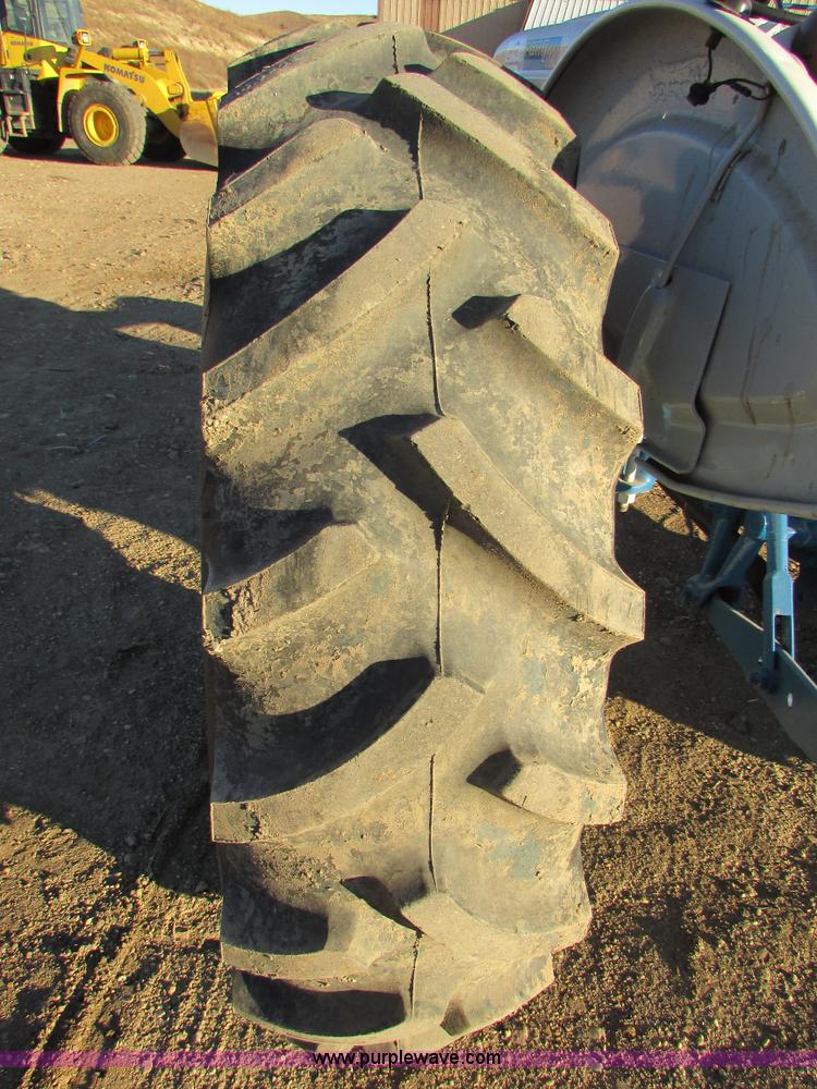 image for item I6729 Ford 4000 tractor