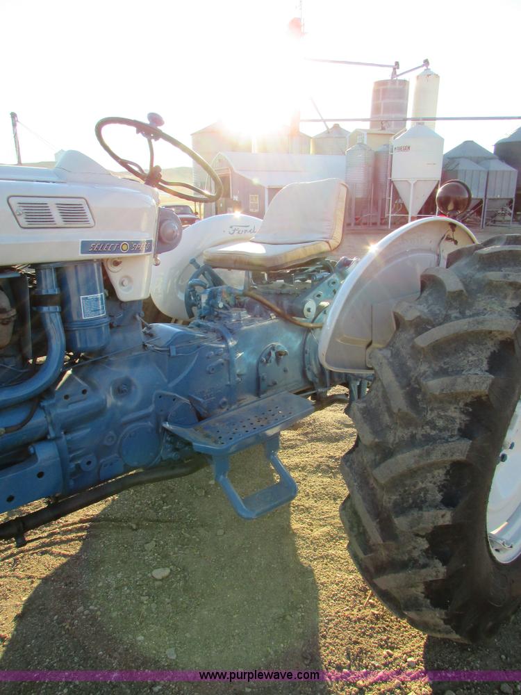 image for item I6729 Ford 4000 tractor