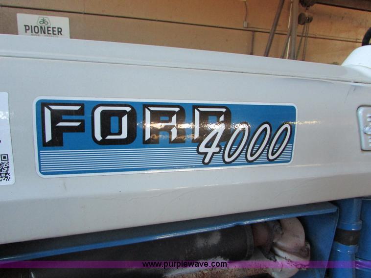 image for item I6729 Ford 4000 tractor