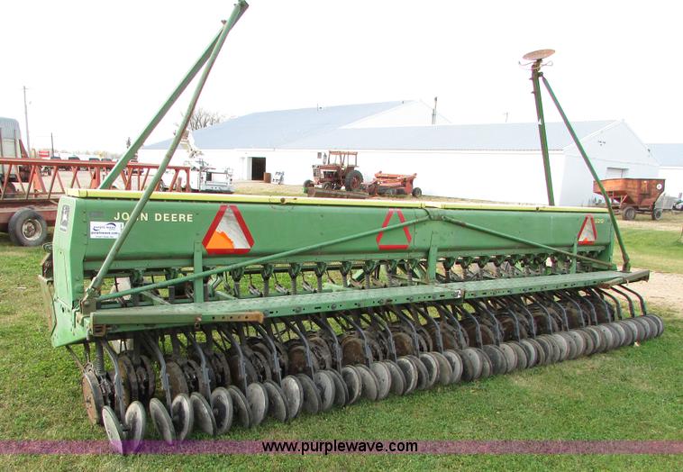 image for item I6740 John Deere 520 grain drill