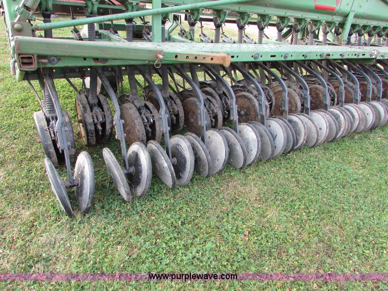 image for item I6740 John Deere 520 grain drill