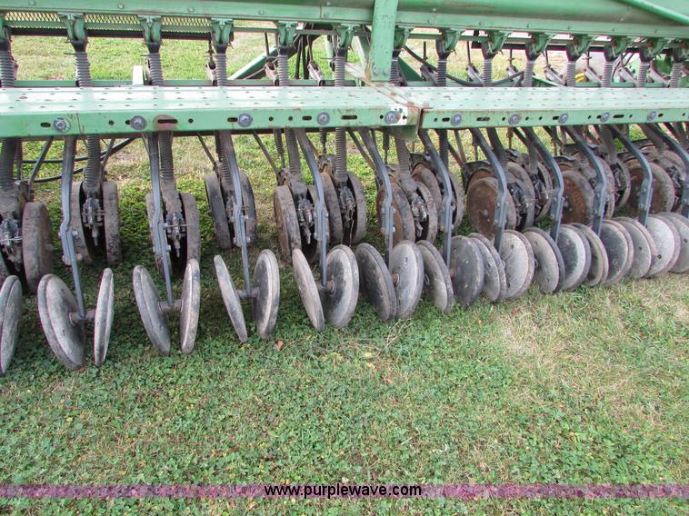 image for item I6740 John Deere 520 grain drill