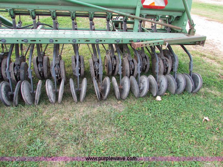 image for item I6740 John Deere 520 grain drill