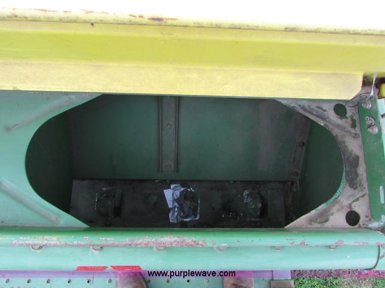 image for item I6740 John Deere 520 grain drill