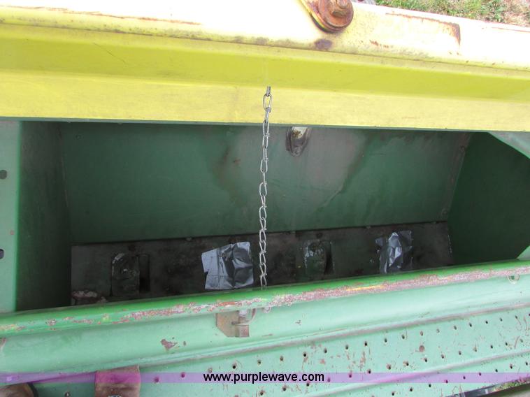 image for item I6740 John Deere 520 grain drill