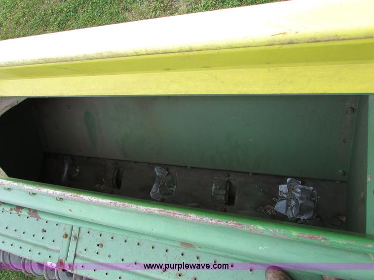 image for item I6740 John Deere 520 grain drill