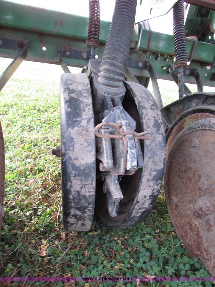 image for item I6740 John Deere 520 grain drill