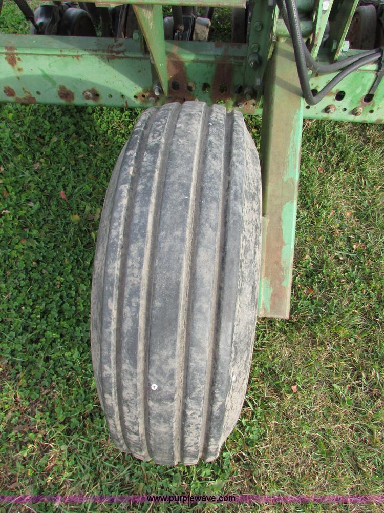 image for item I6740 John Deere 520 grain drill