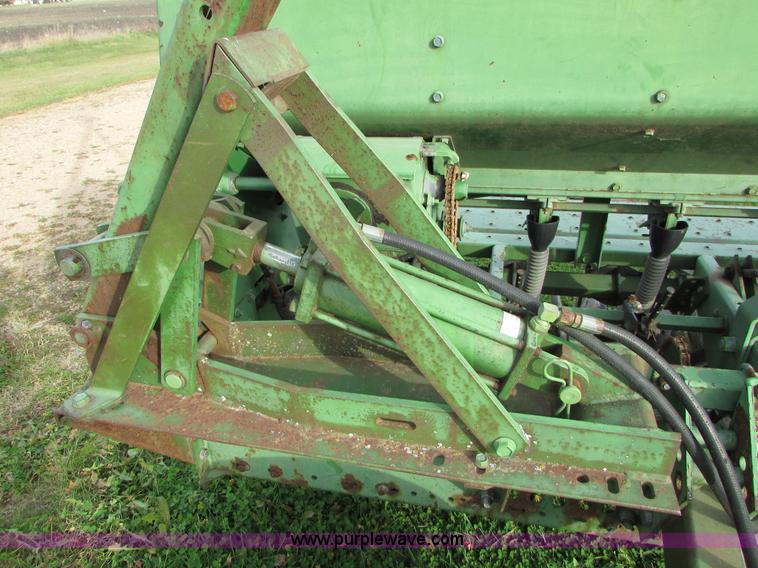 image for item I6740 John Deere 520 grain drill