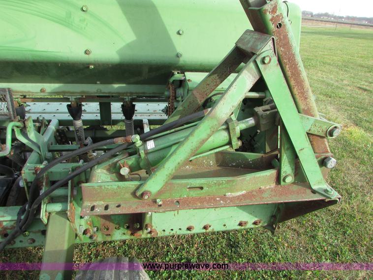 image for item I6740 John Deere 520 grain drill