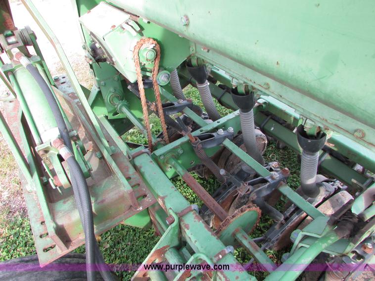 image for item I6740 John Deere 520 grain drill