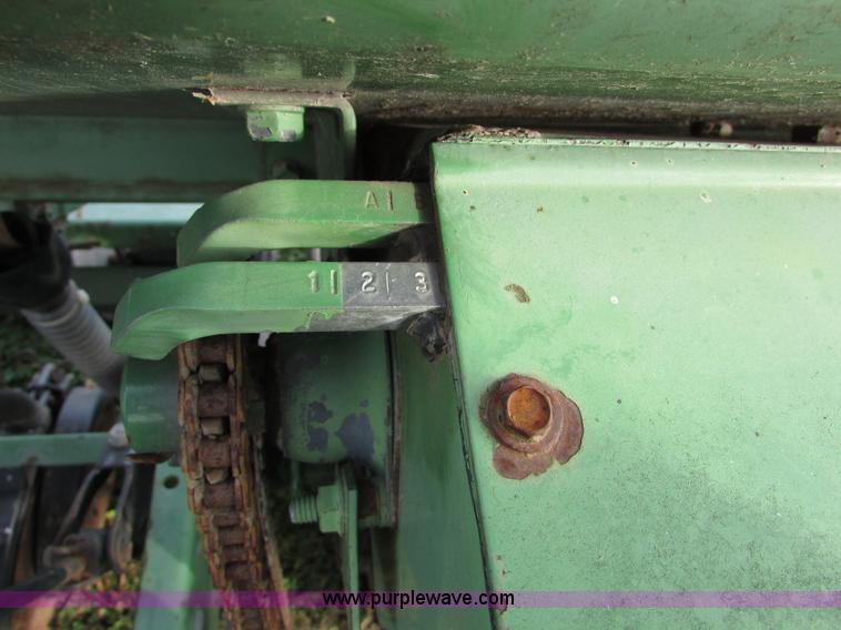 image for item I6740 John Deere 520 grain drill