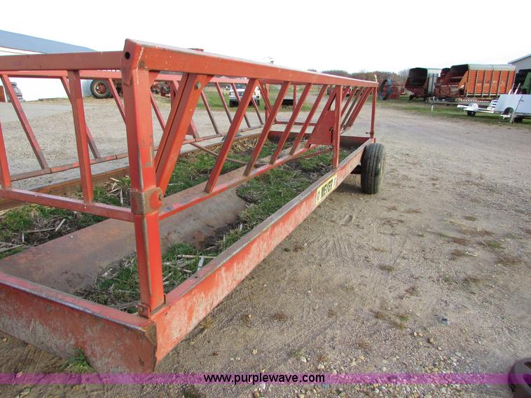 image for item I6741 Meyer round bale feeder wagon