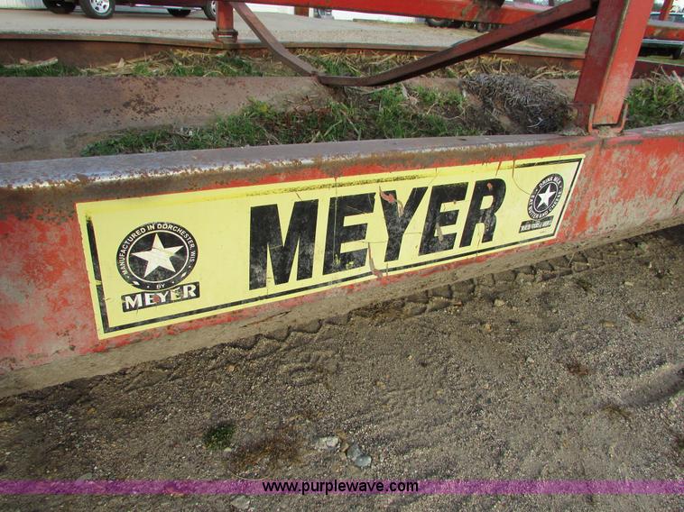 image for item I6741 Meyer round bale feeder wagon