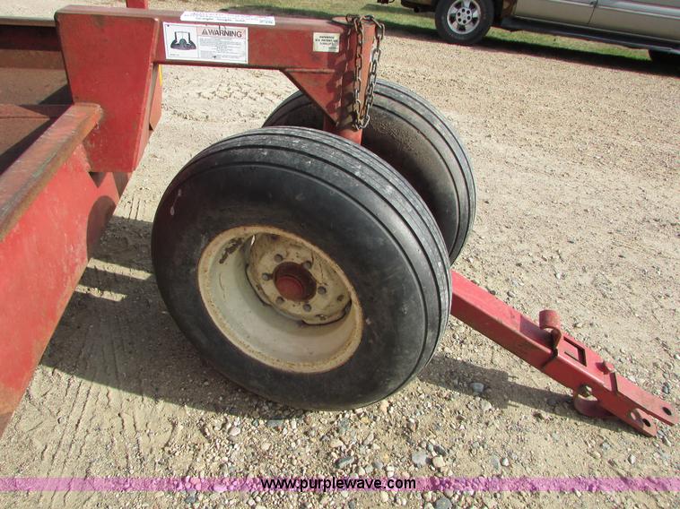 image for item I6744 Meyer round bale feeder wagon