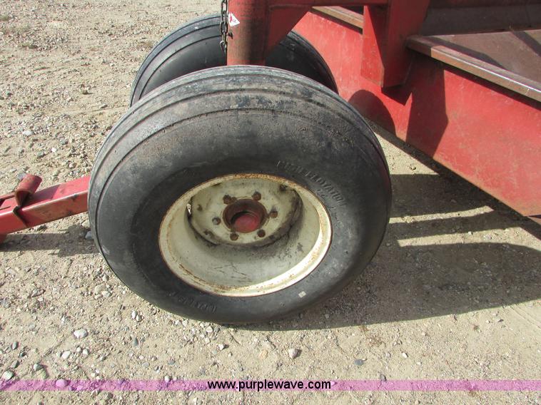 image for item I6744 Meyer round bale feeder wagon
