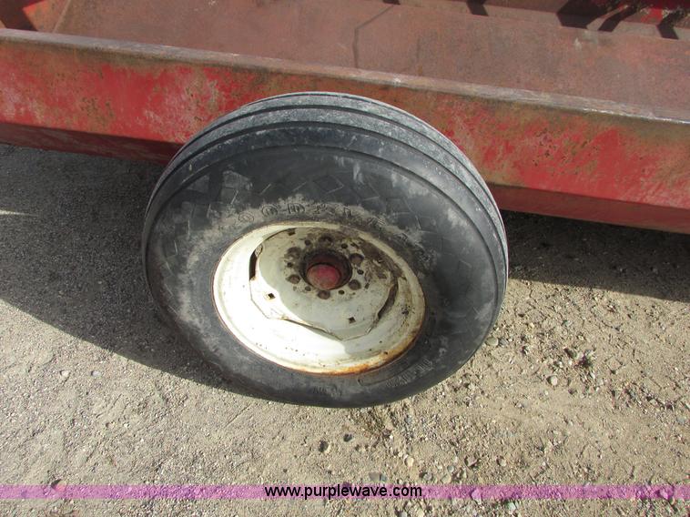 image for item I6744 Meyer round bale feeder wagon