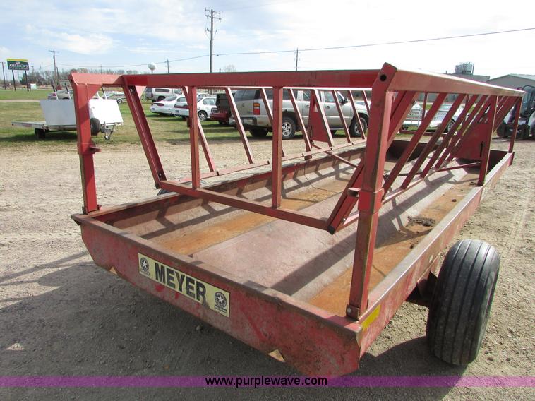 image for item I6744 Meyer round bale feeder wagon