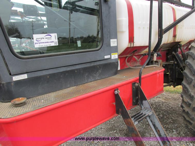 image for item I8881 1998 Apache A760 self-propelled sprayer