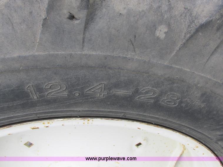 image for item I8881 1998 Apache A760 self-propelled sprayer