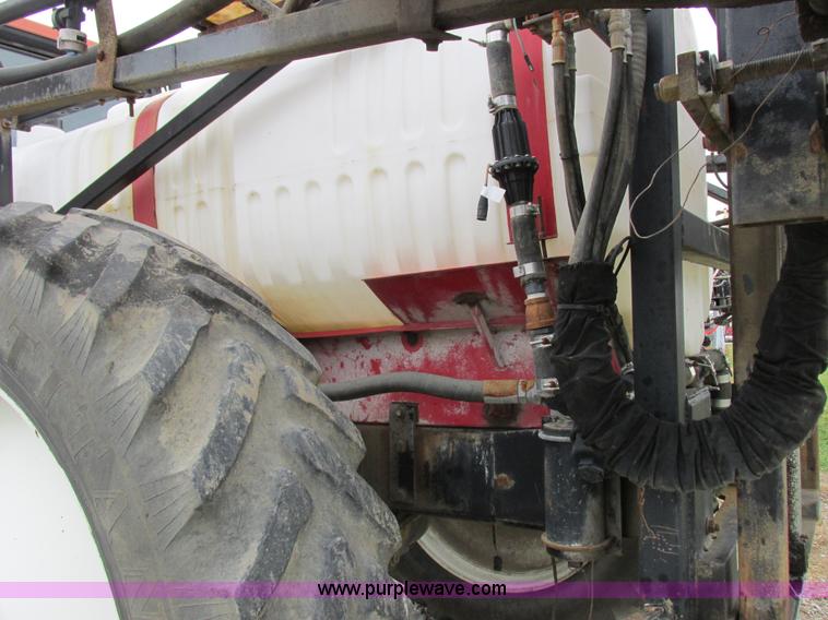 image for item I8881 1998 Apache A760 self-propelled sprayer