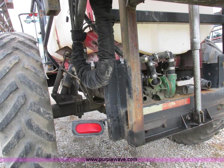 image for item I8881 1998 Apache A760 self-propelled sprayer