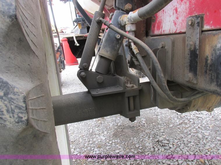 image for item I8881 1998 Apache A760 self-propelled sprayer