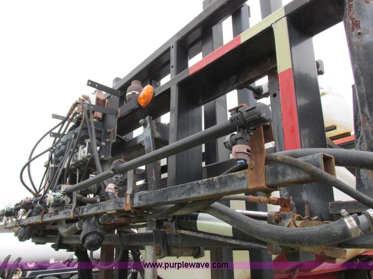 image for item I8881 1998 Apache A760 self-propelled sprayer