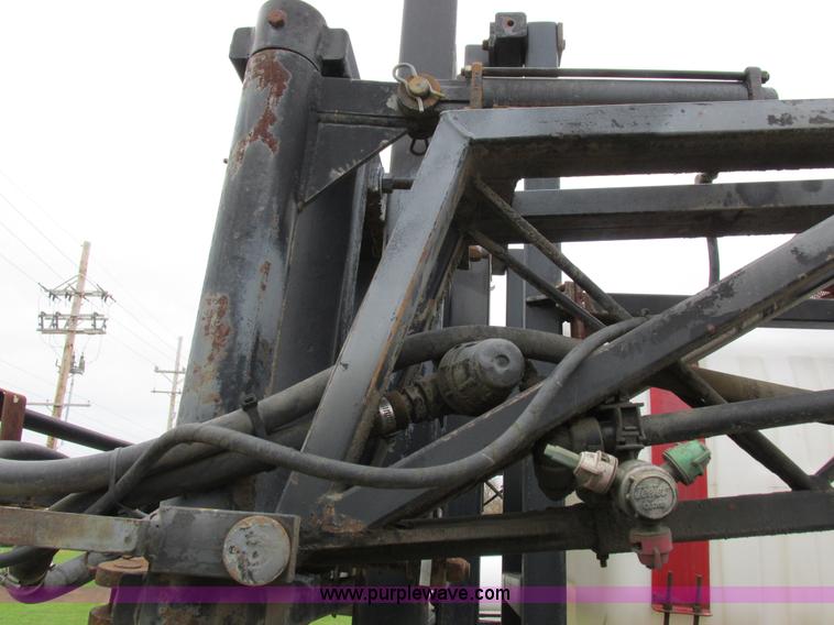 image for item I8881 1998 Apache A760 self-propelled sprayer