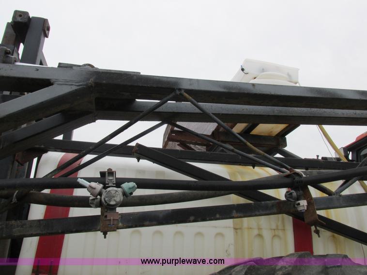 image for item I8881 1998 Apache A760 self-propelled sprayer