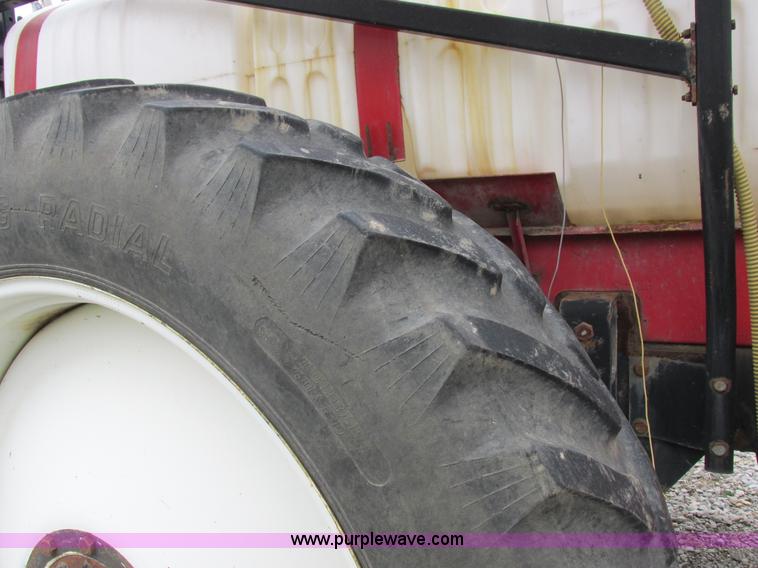 image for item I8881 1998 Apache A760 self-propelled sprayer