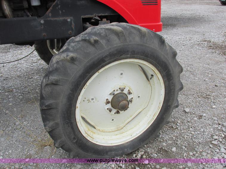 image for item I8881 1998 Apache A760 self-propelled sprayer