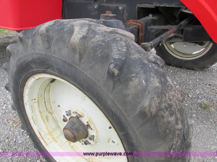 image for item I8881 1998 Apache A760 self-propelled sprayer