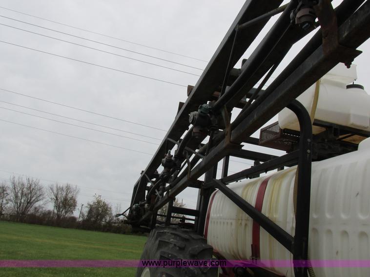 image for item I8881 1998 Apache A760 self-propelled sprayer