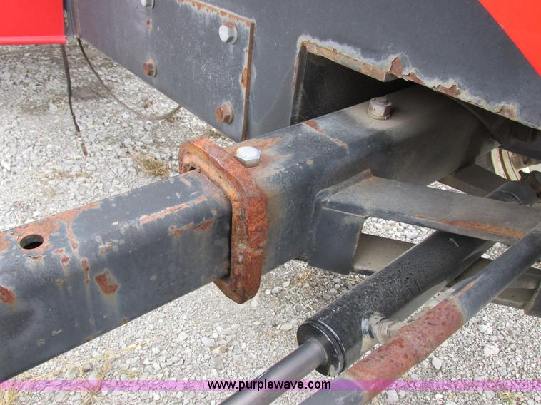 image for item I8881 1998 Apache A760 self-propelled sprayer