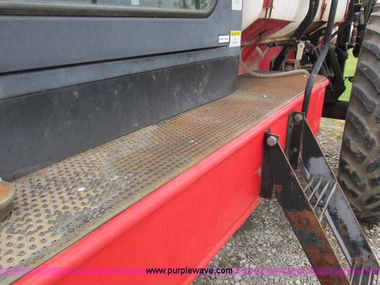 image for item I8881 1998 Apache A760 self-propelled sprayer