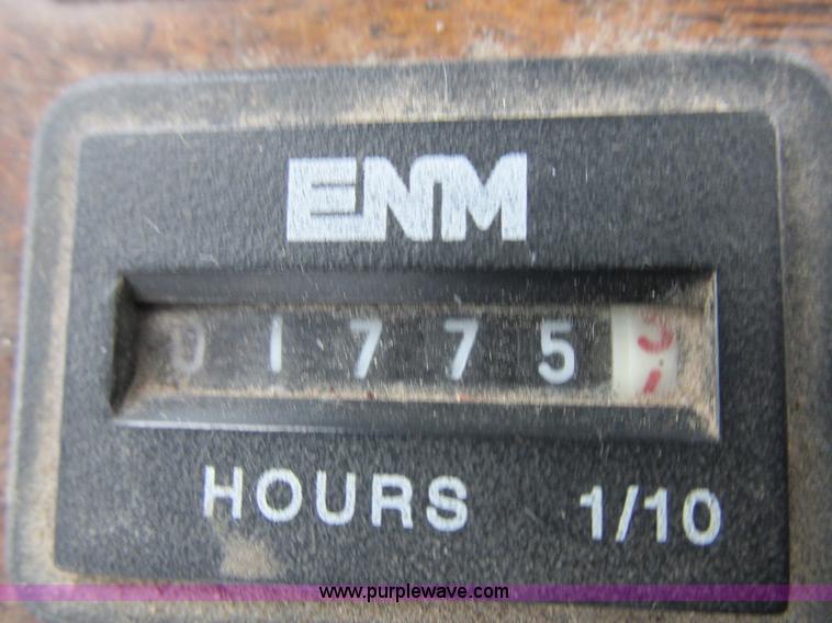 image for item I8881 1998 Apache A760 self-propelled sprayer