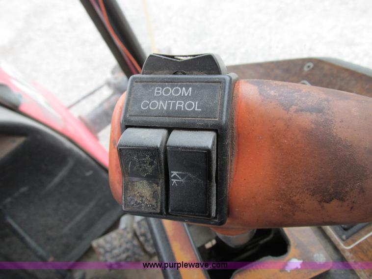 image for item I8881 1998 Apache A760 self-propelled sprayer