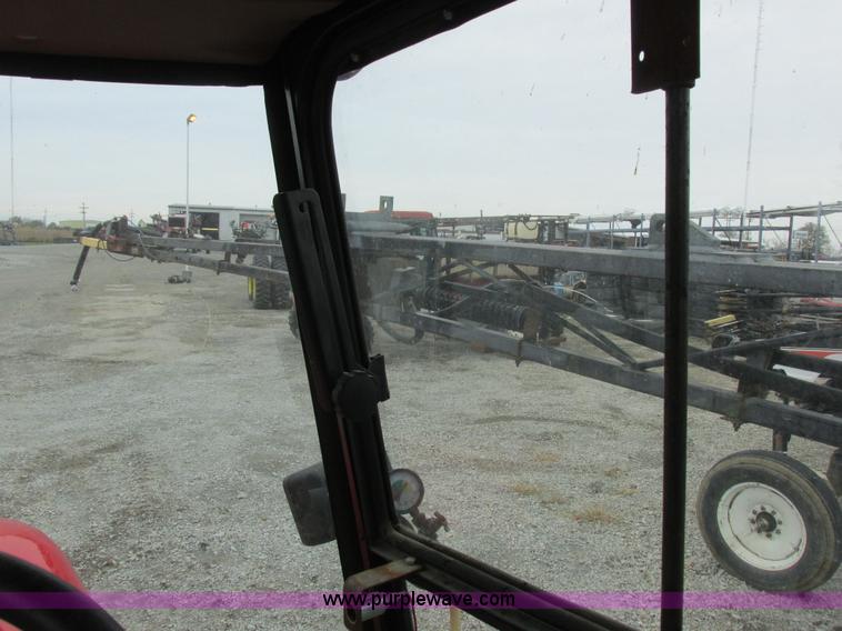 image for item I8881 1998 Apache A760 self-propelled sprayer