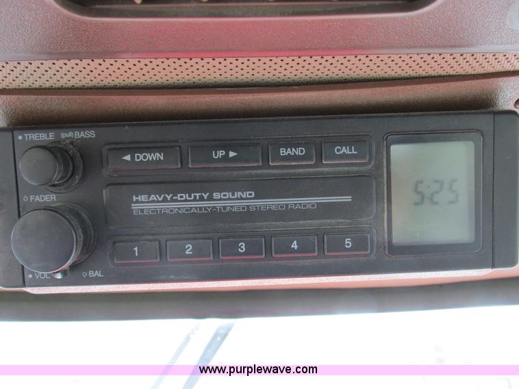 image for item I8881 1998 Apache A760 self-propelled sprayer