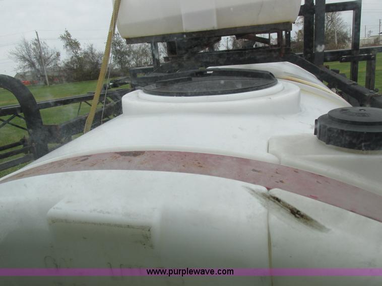 image for item I8881 1998 Apache A760 self-propelled sprayer