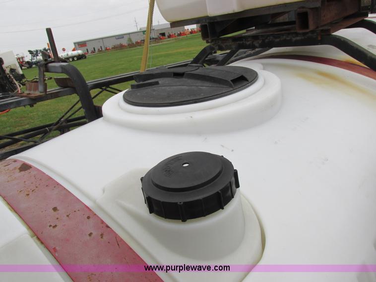 image for item I8881 1998 Apache A760 self-propelled sprayer