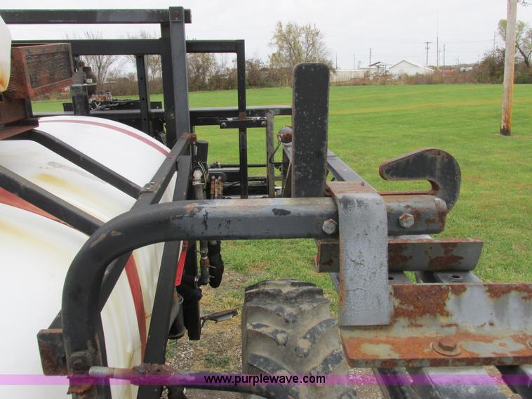 image for item I8881 1998 Apache A760 self-propelled sprayer