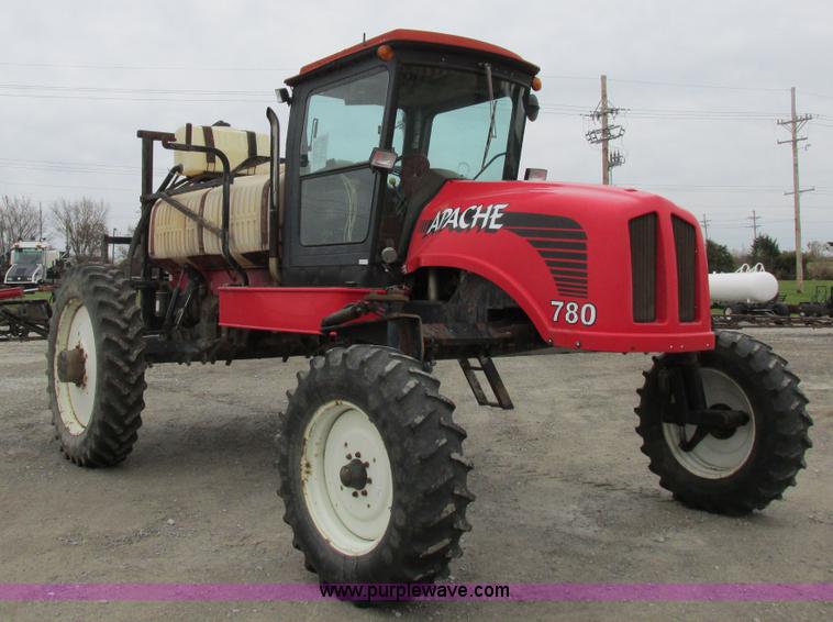 image for item I8882 2000 Apache A780 self-propelled sprayer